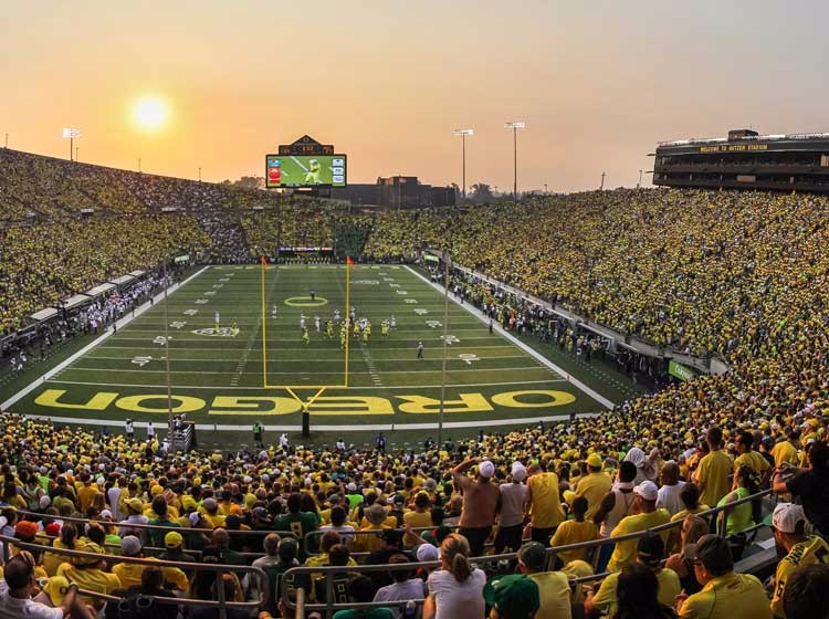 Football - University of Oregon Athletics